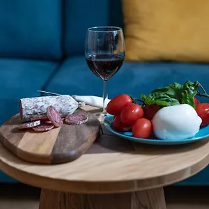 https://nuances-the-colosseum-apartment.it-romehotels.com