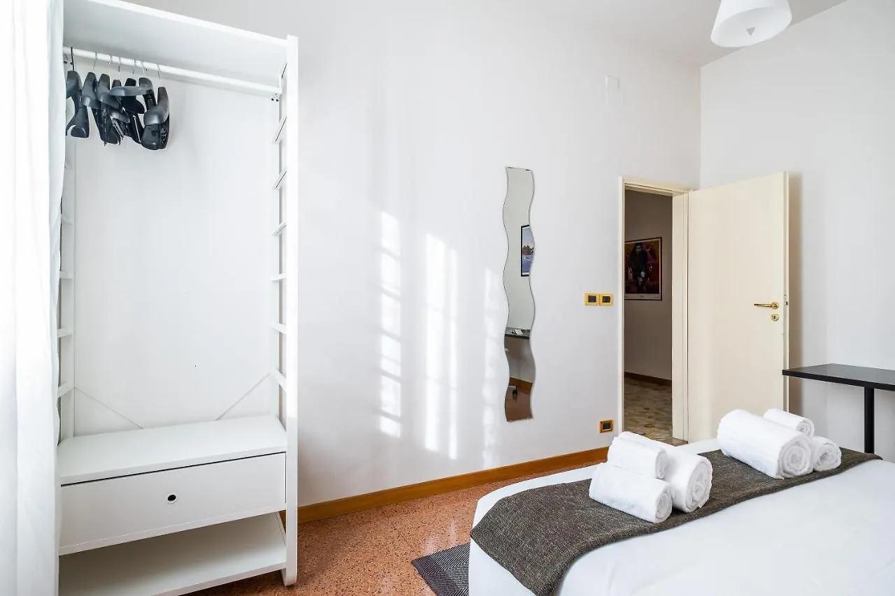 Z8 Comfort In The Heart Of Bolonia 0*,