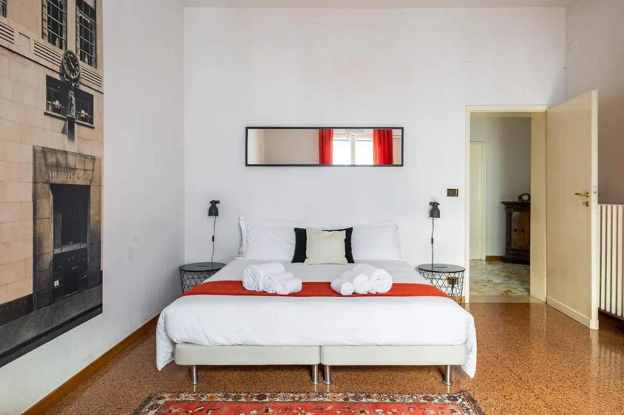 Z8 Comfort In The Heart Of Bolonia