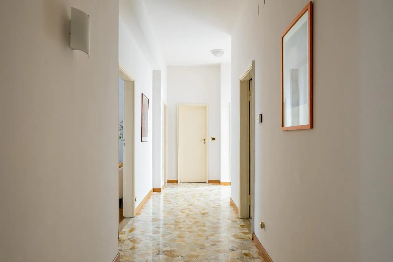 Z8 Comfort In The Heart Of Bolonia 0*,  Italia